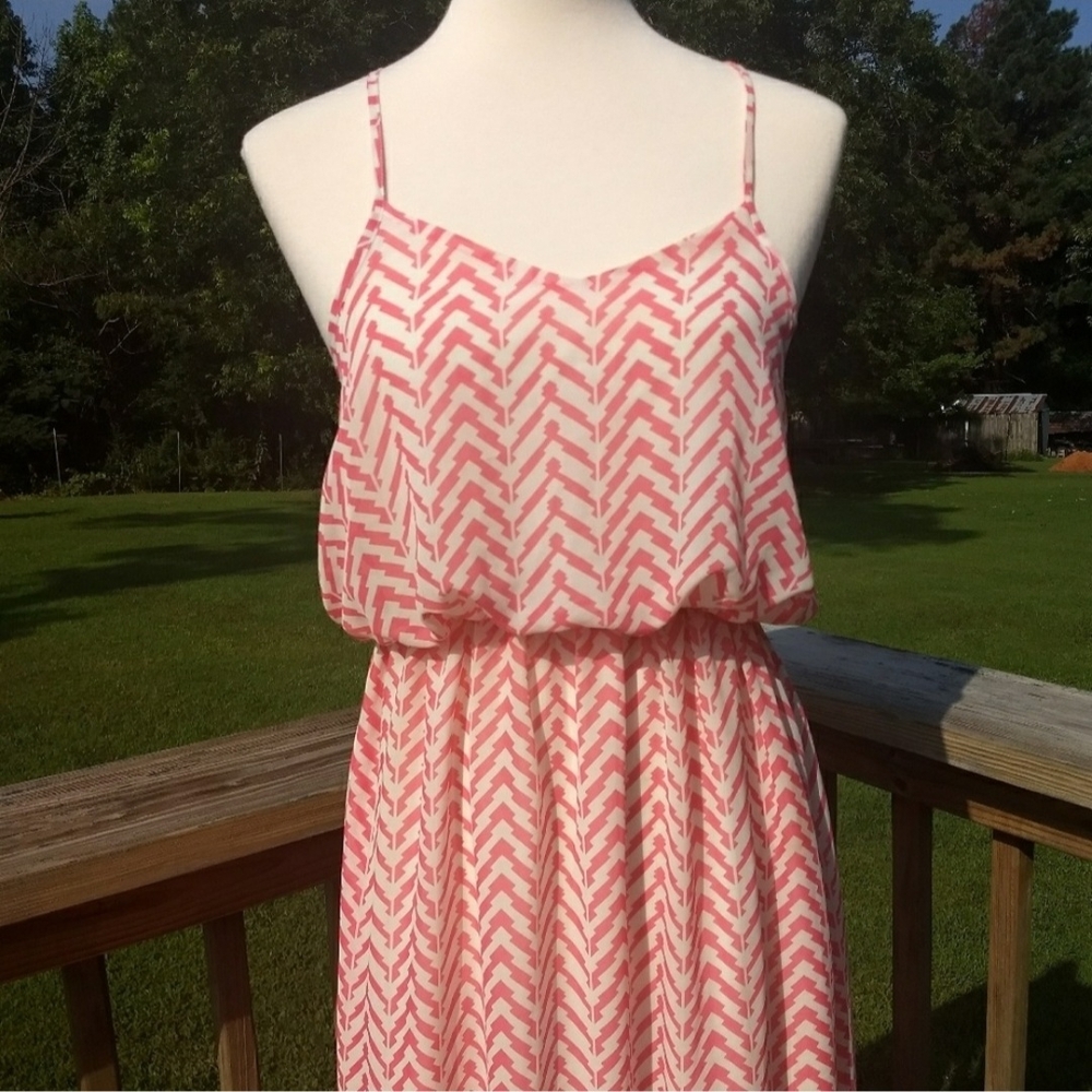 Chevron Patterned Maxi Dress - Picture 3 of 5